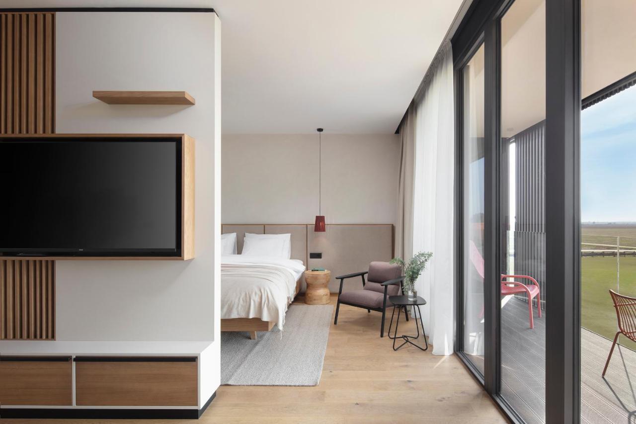 Hotel Materra 奥西耶克 外观 照片