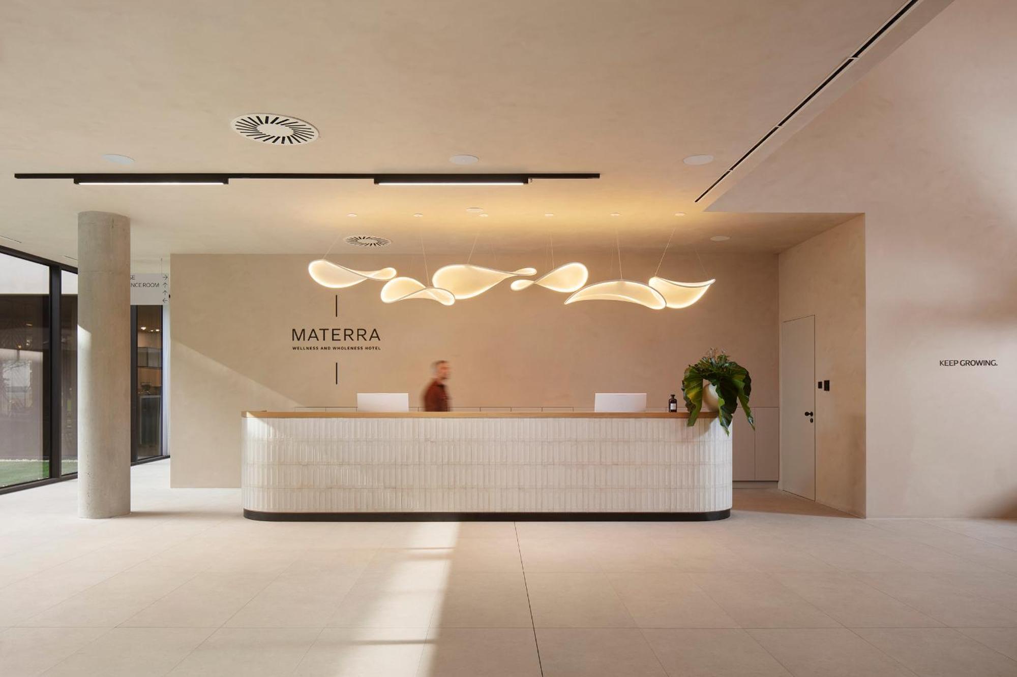 Hotel Materra 奥西耶克 外观 照片